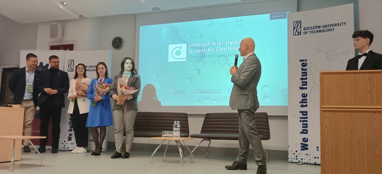 Komitet organizacyjny konferencji pod przewodnictwem Prorektora Politechniki Rzeszowskiej prof. J. Sępa