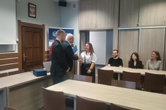 Uroczystość wręczania dyplomów studentom studiów podyplomowych przez pana Dziekana WBMiL prof Adama Marcińca