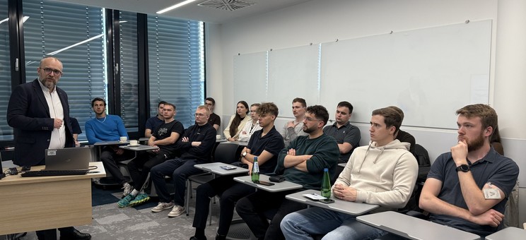 Spotkanie studentów kierunku LiK z pracownikami MTU Aerto Engines Polska